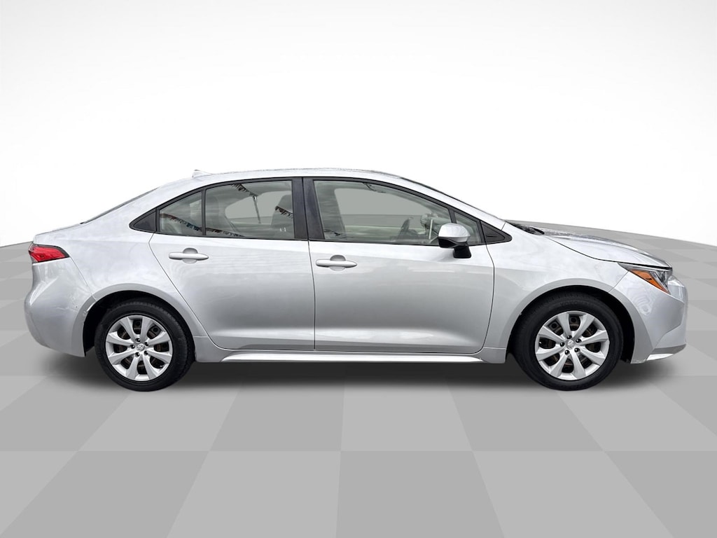 Used 2021 Toyota Corolla LE Sedan