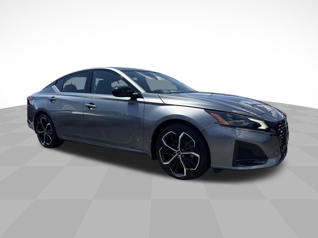 Used 2023 Nissan Altima SR FWD Sedan