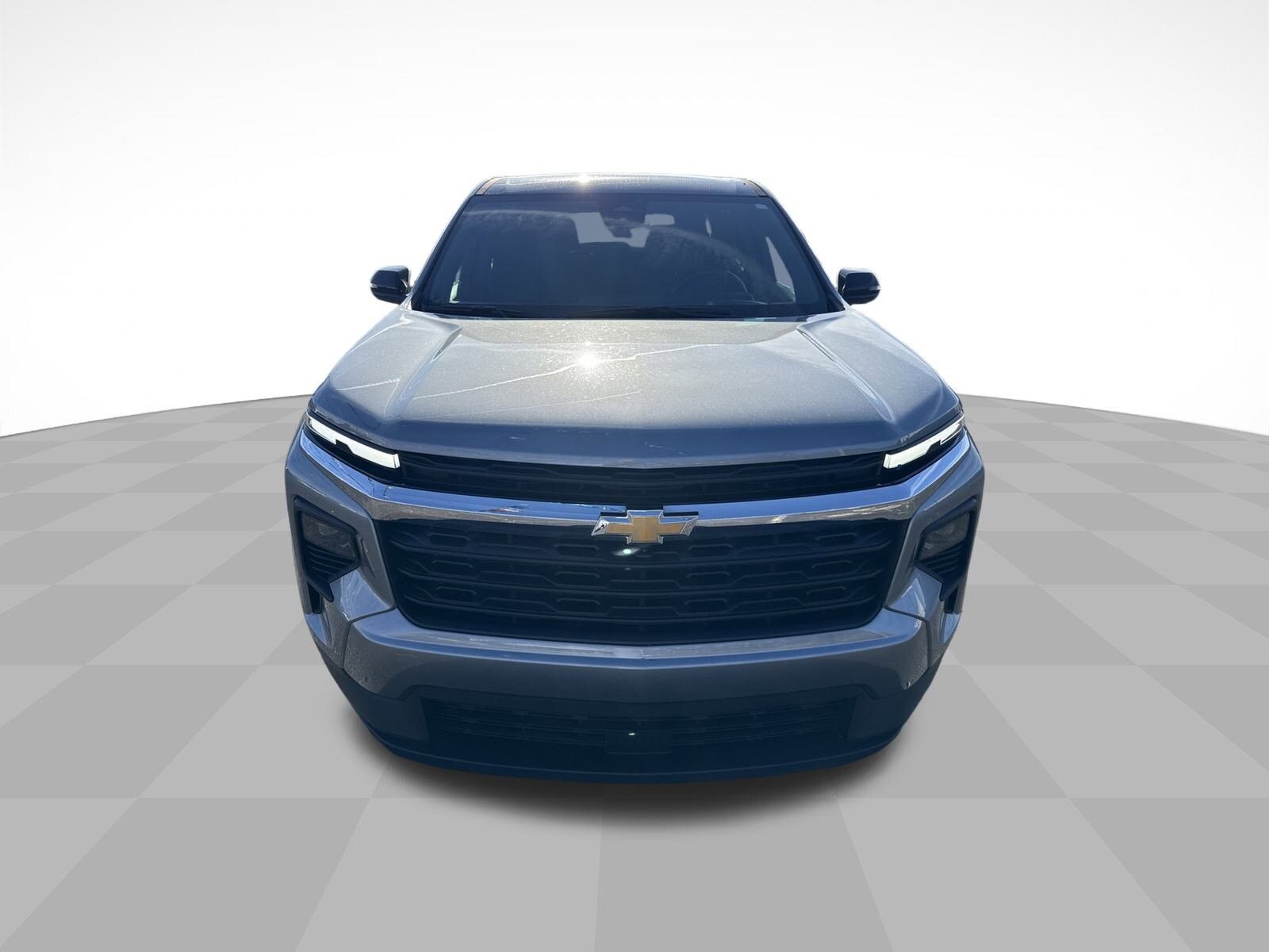 2024 Chevrolet Traverse LS photo 2