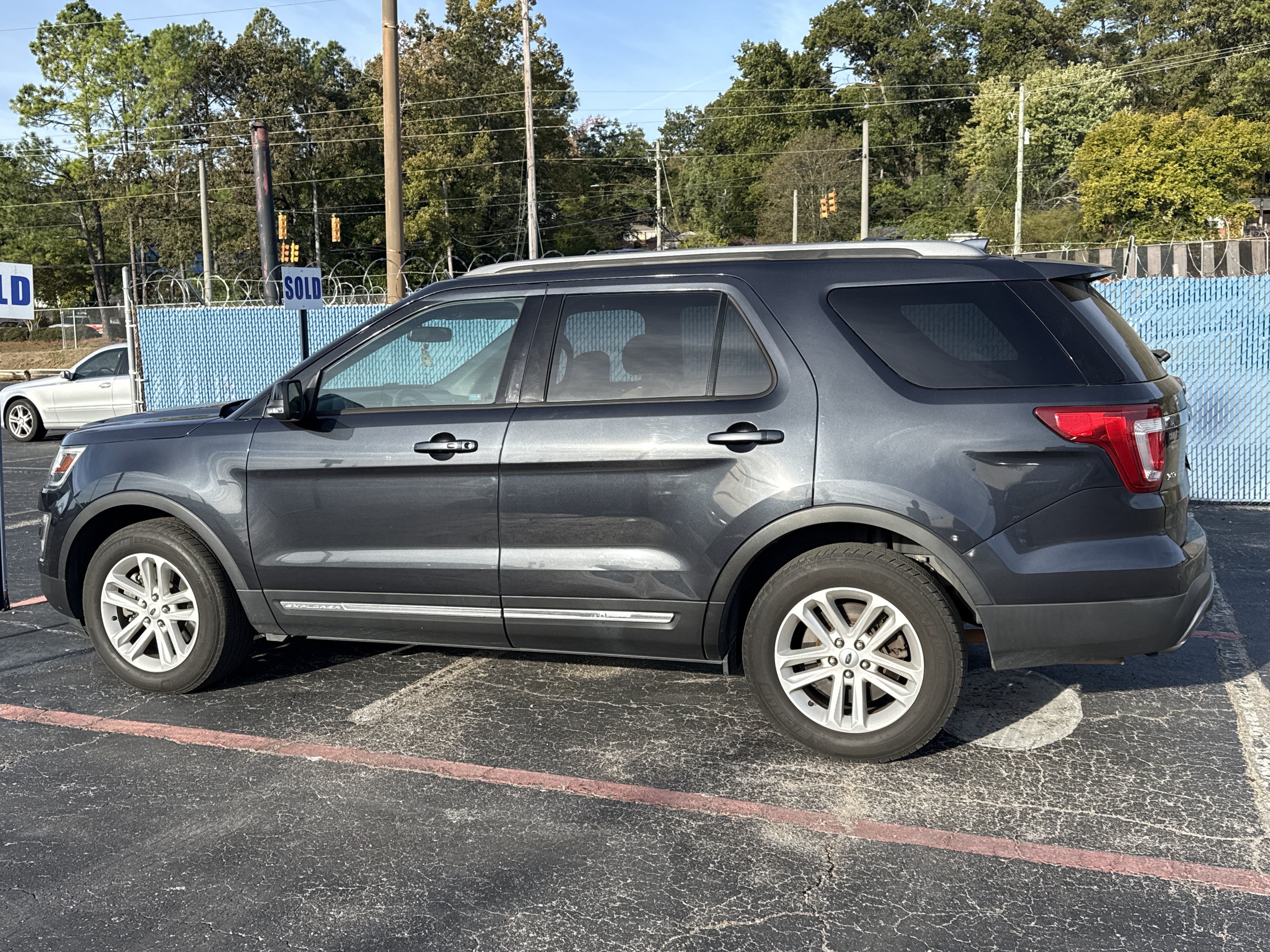 Used 2017 Ford Explorer XLT