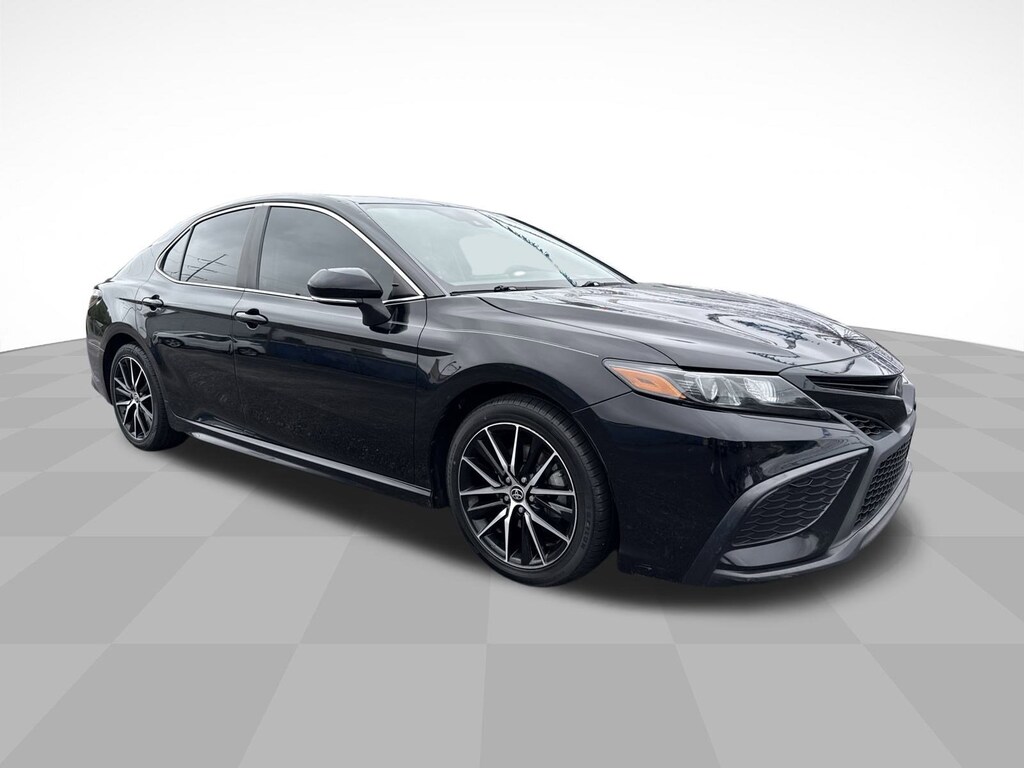 Used 2022 Toyota Camry SE AWD Sedan