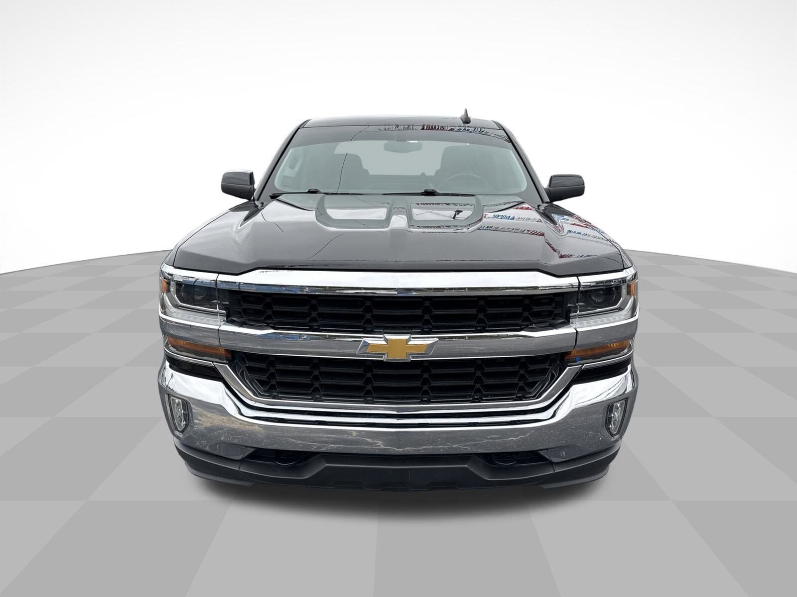 2018 Chevrolet Silverado 1500 LT photo 2