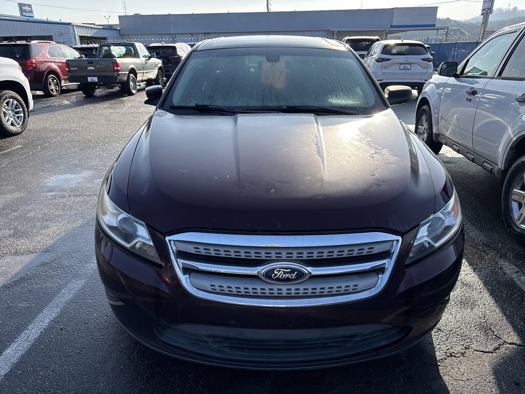 Used 2011 Ford Taurus SE