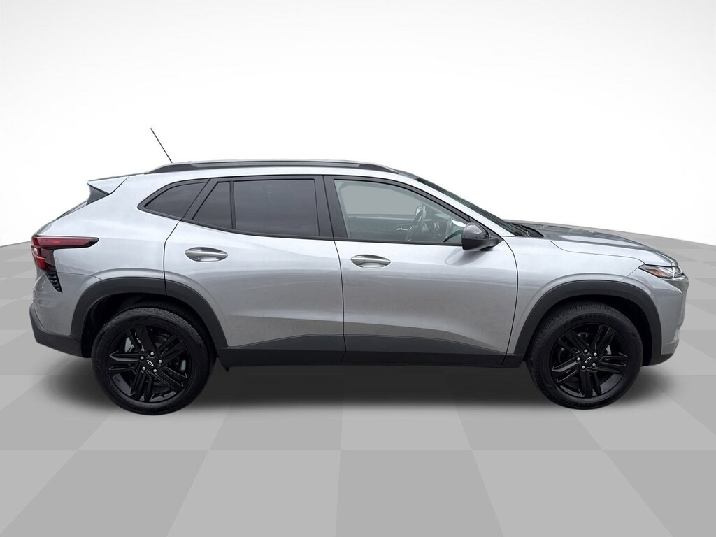 Used 2025 Chevrolet Trax Activ SUV