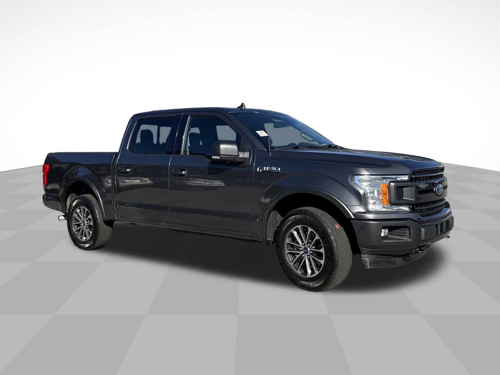 2020 Ford F-150 XLT photo 2