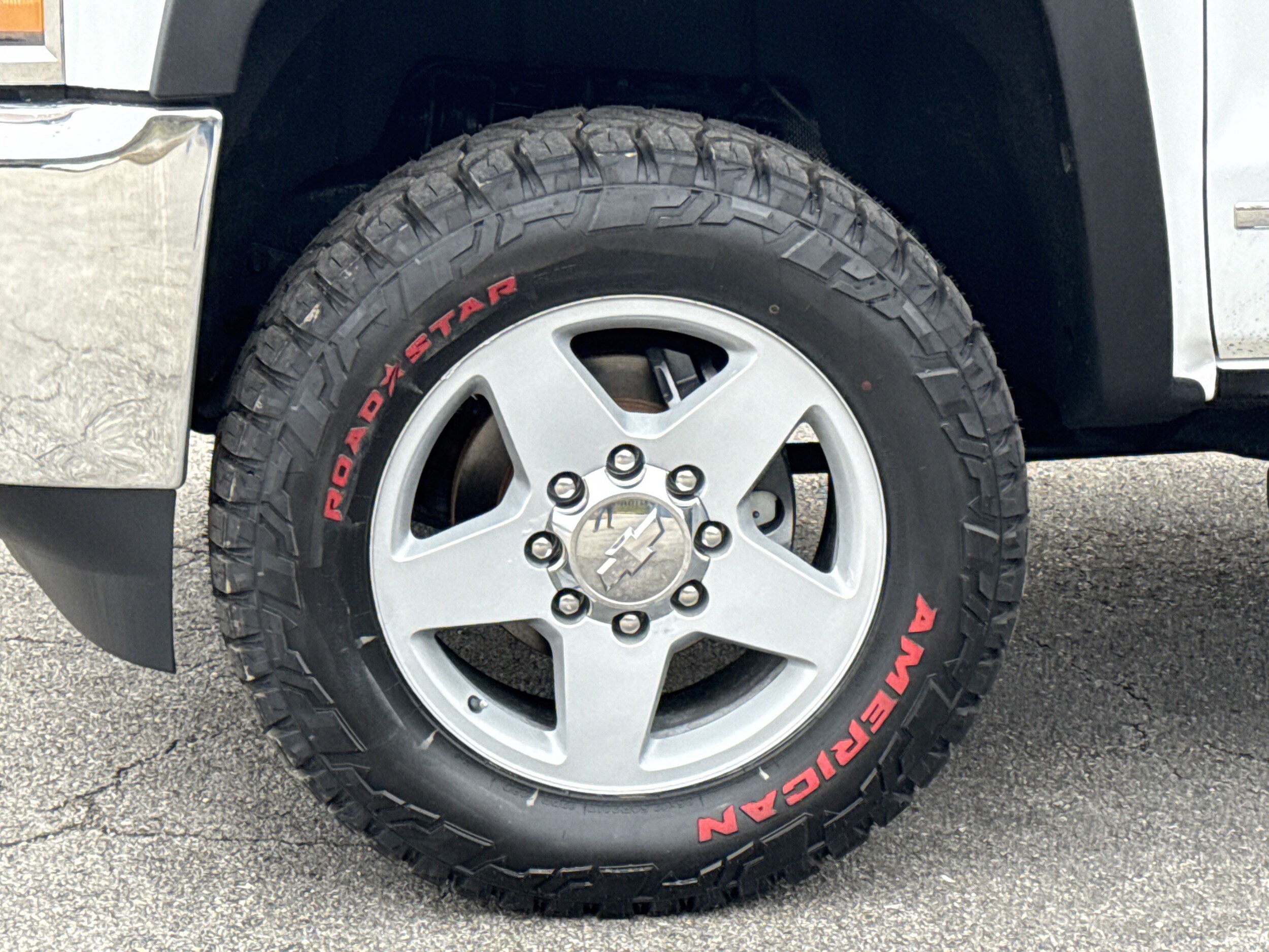 2015 Chevrolet Silverado 2500HD LTZ photo 2