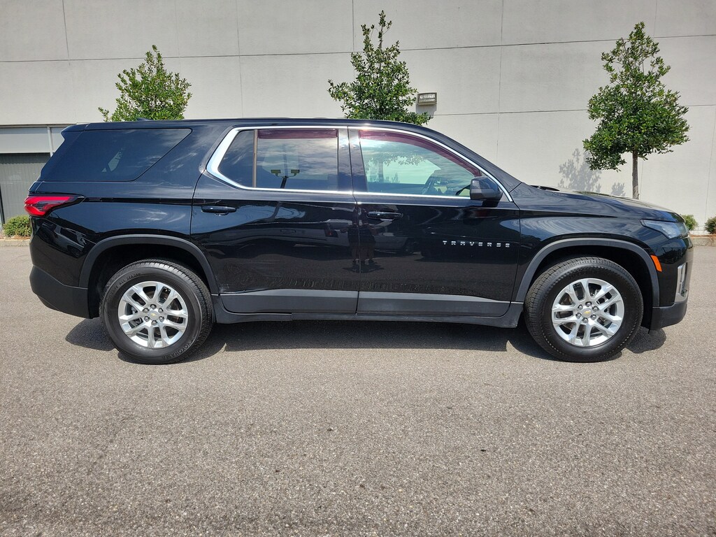 Used 2023 Chevrolet Traverse LS SUV