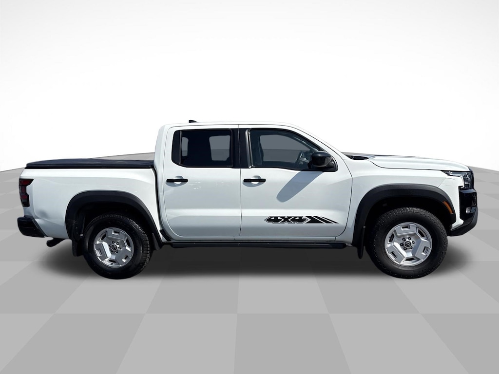 Used 2024 Nissan Frontier Crew Cab SV 4x4 Truck