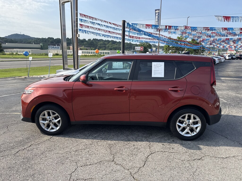 Used 2022 Kia Soul LX Crossover