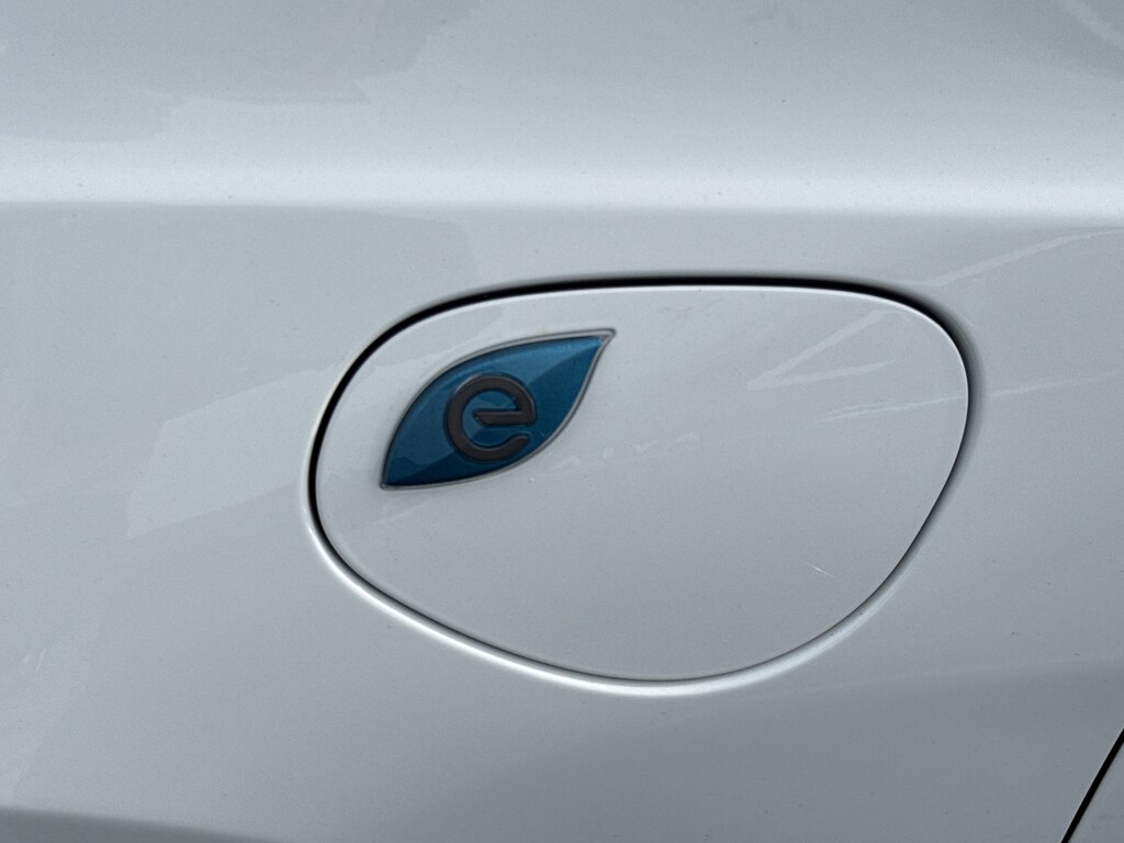 Used 2024 Chrysler Pacifica Hybrid Select