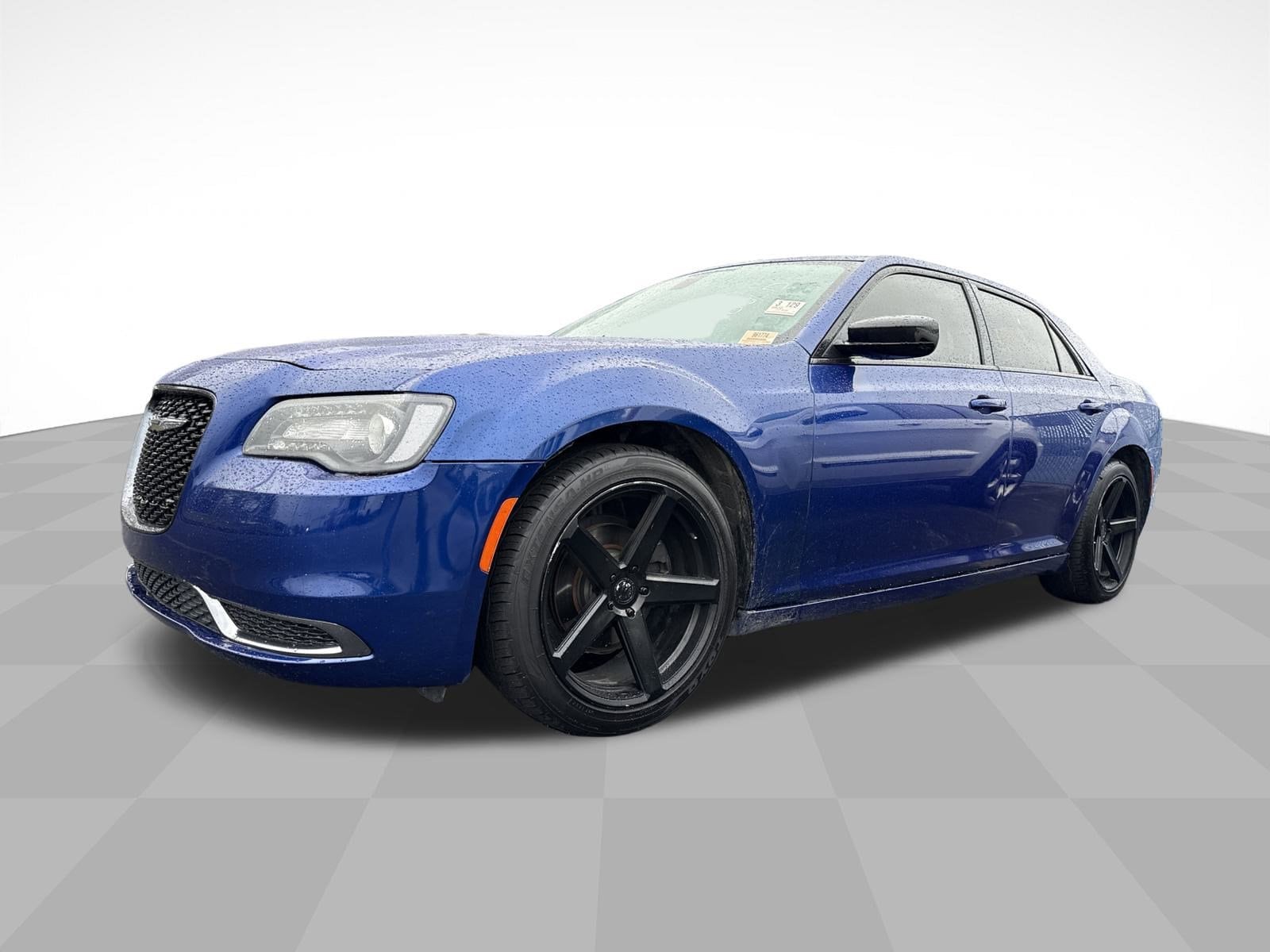 2020 Chrysler 300 Touring's photo