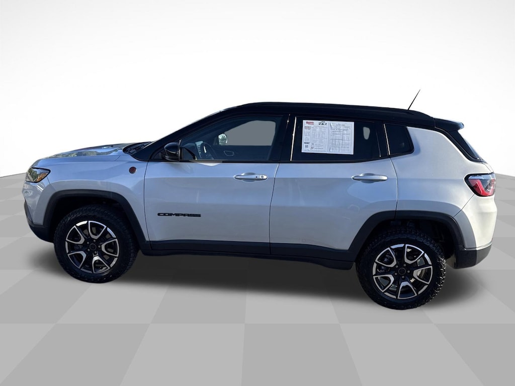 Used 2025 Jeep Compass Trailhawk