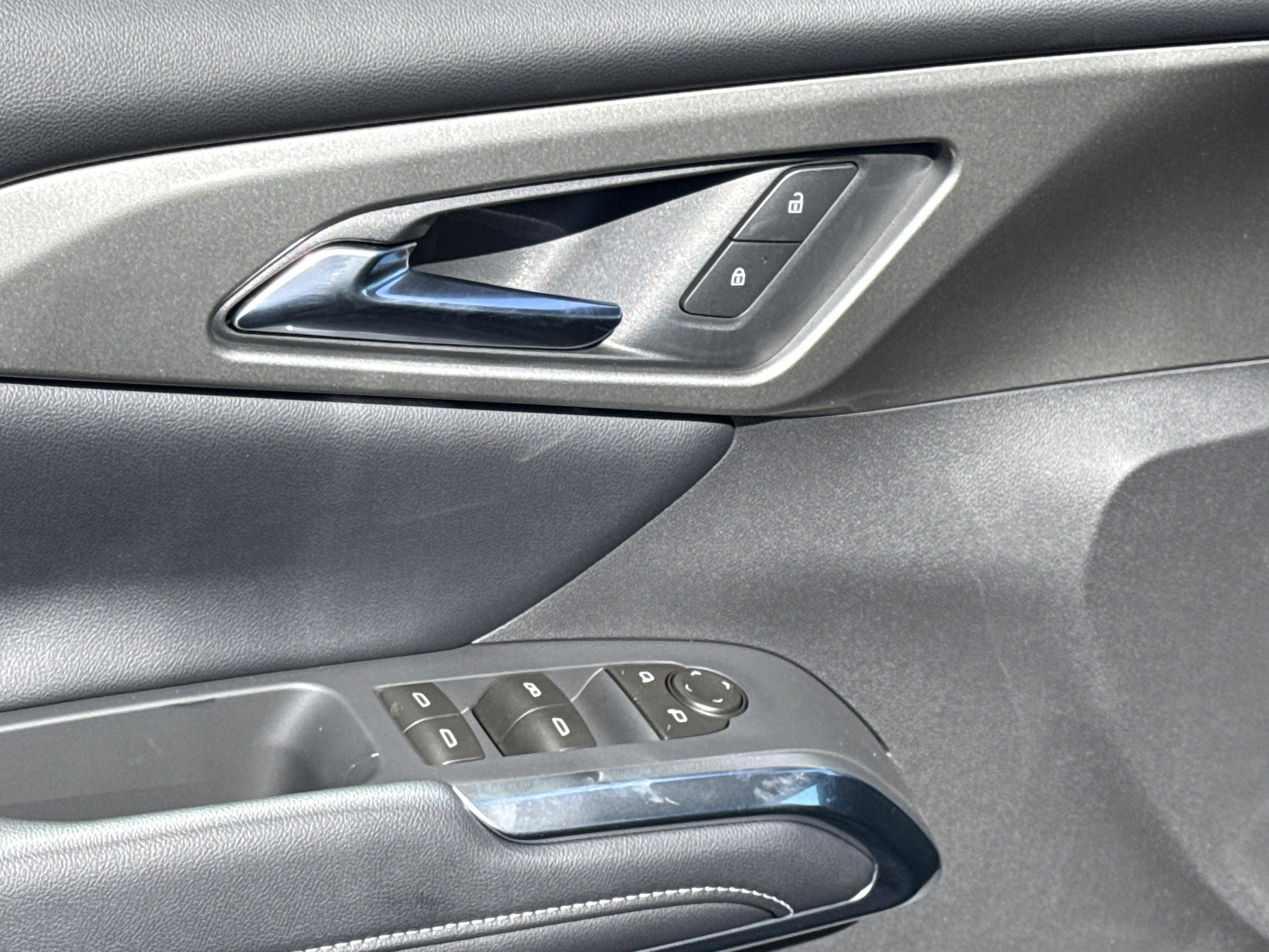 2027 Chevrolet Traverse LT - Photo 14