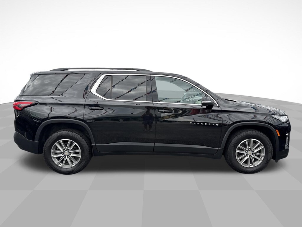 Used 2023 Chevrolet Traverse LT Cloth SUV