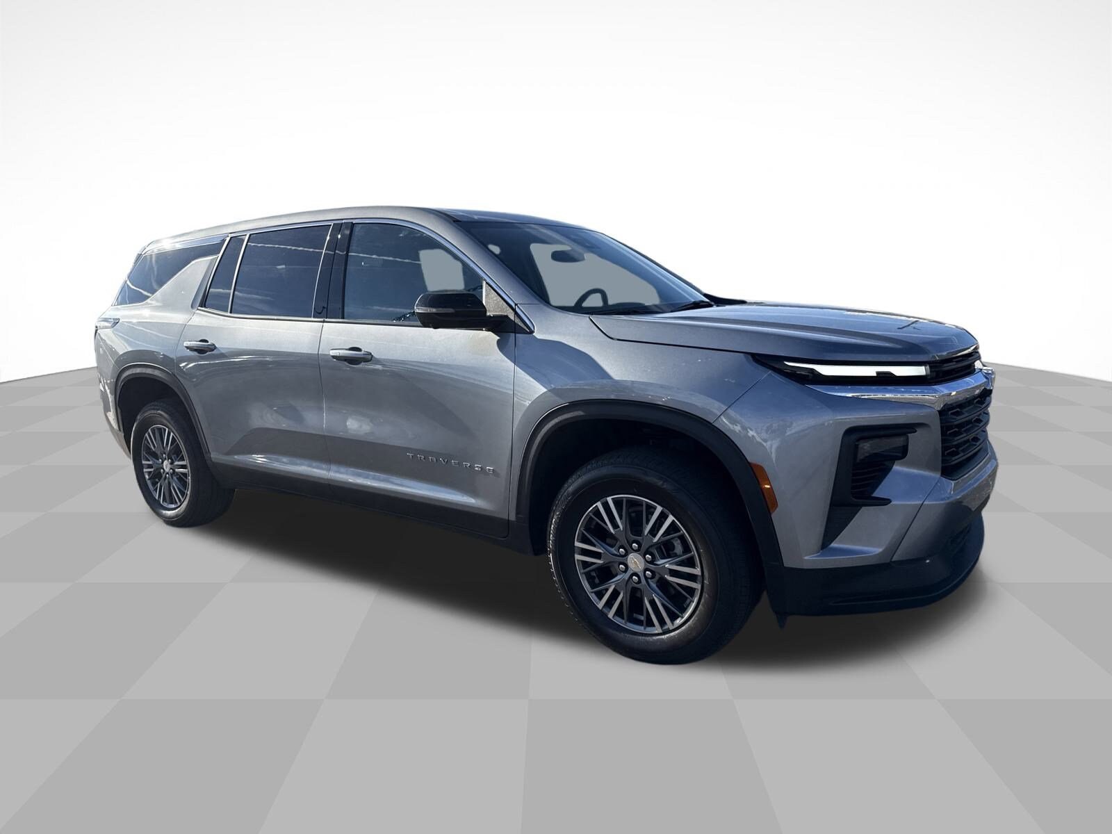 2024 Chevrolet Traverse LS photo 3