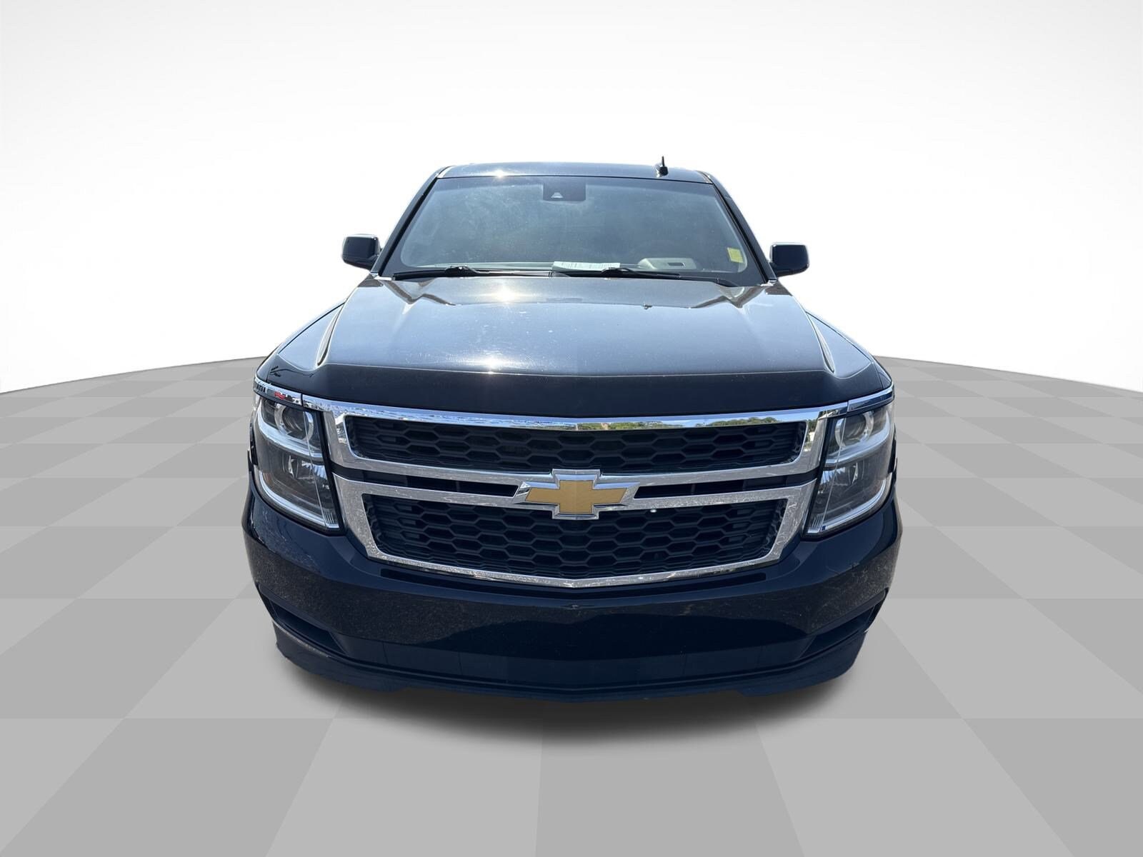 2020 Chevrolet Suburban LT photo 2