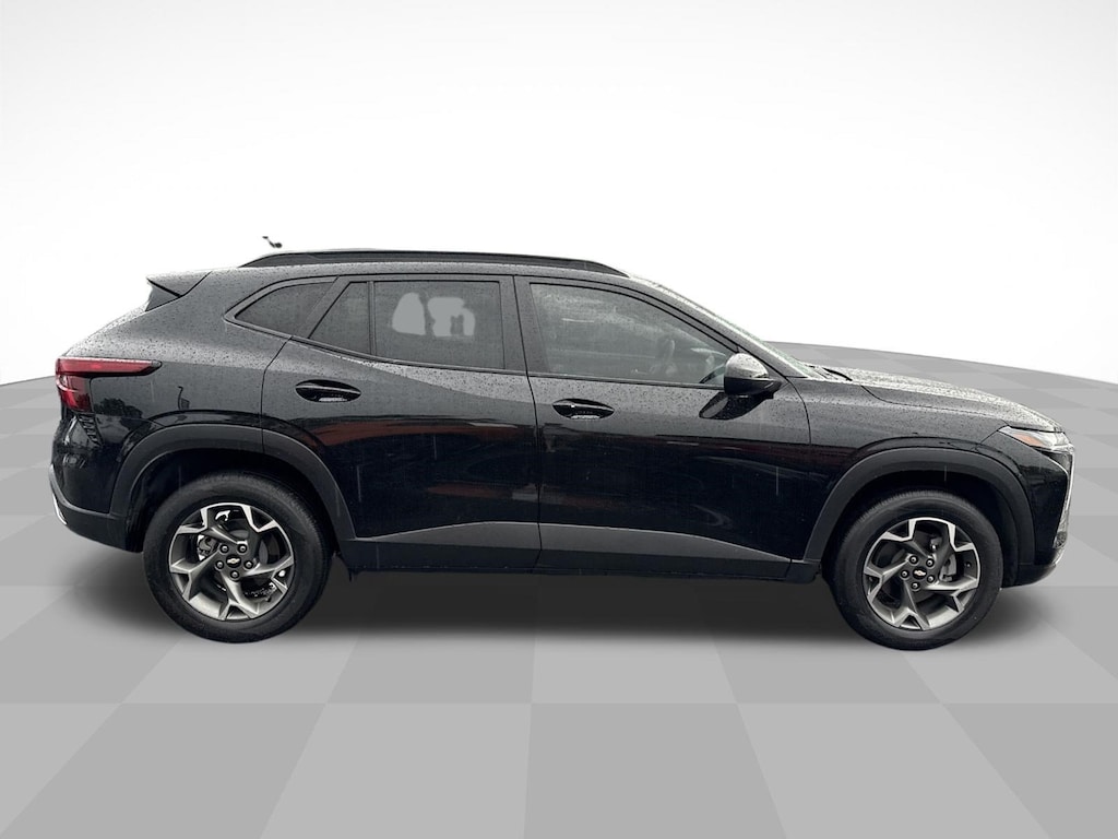 Used 2024 Chevrolet Trax LT SUV