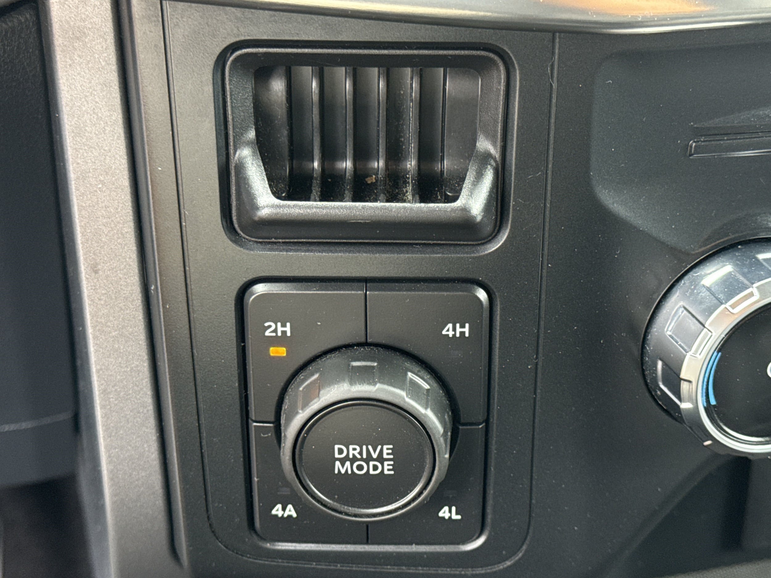 2022 Ford F-150 Lariat - Photo 25