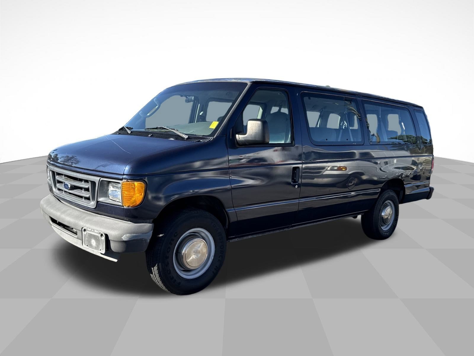 2003 Ford Econoline Wagon XL