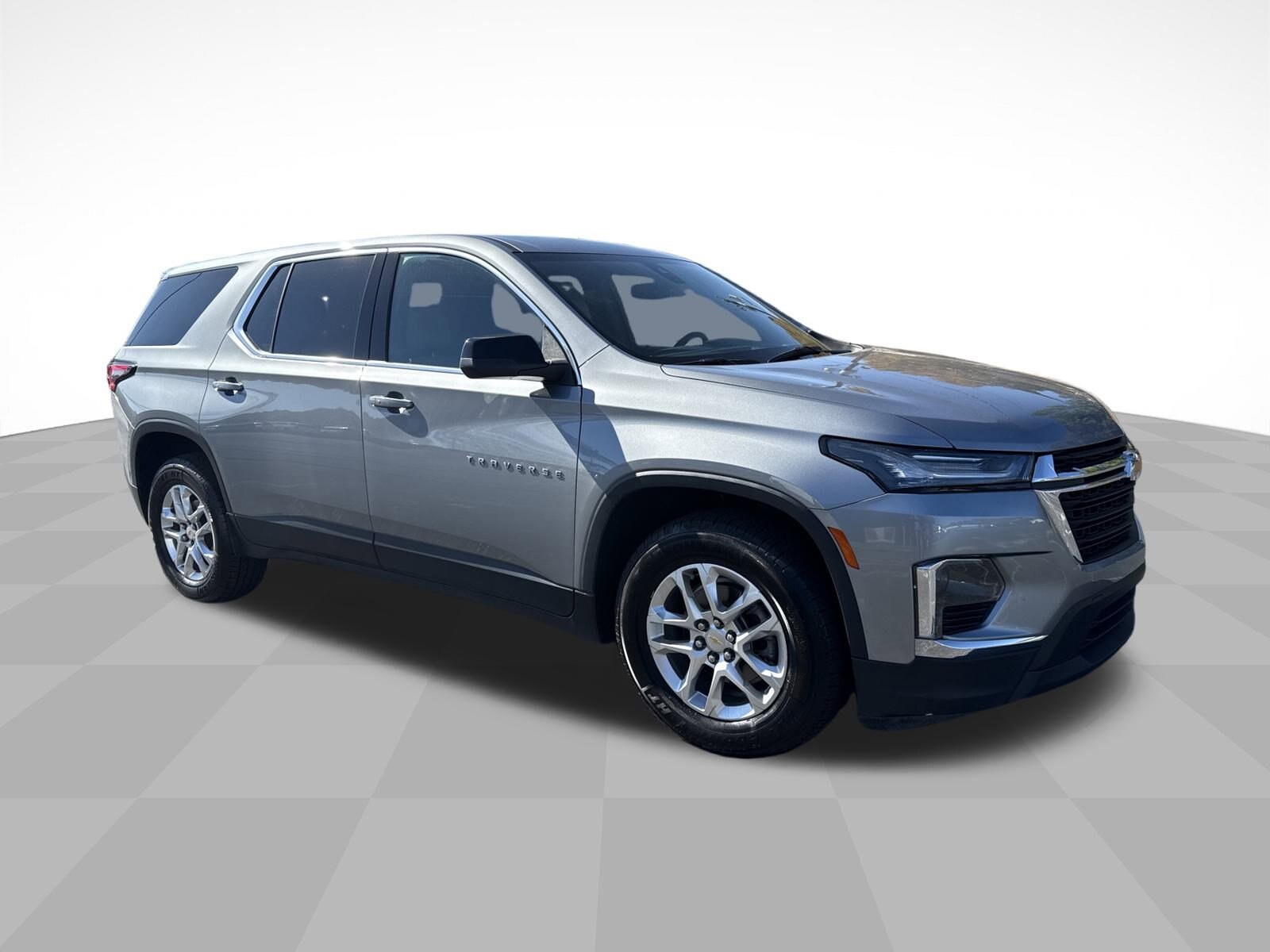 2023 Chevrolet Traverse LS photo 3