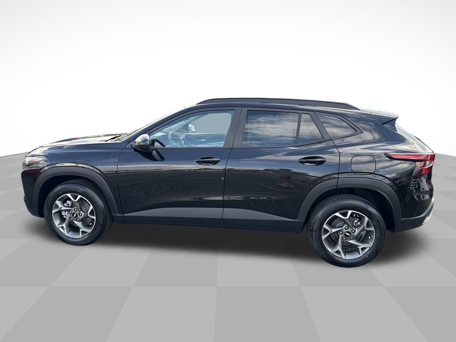 2026 Chevrolet Trax LT photo 4