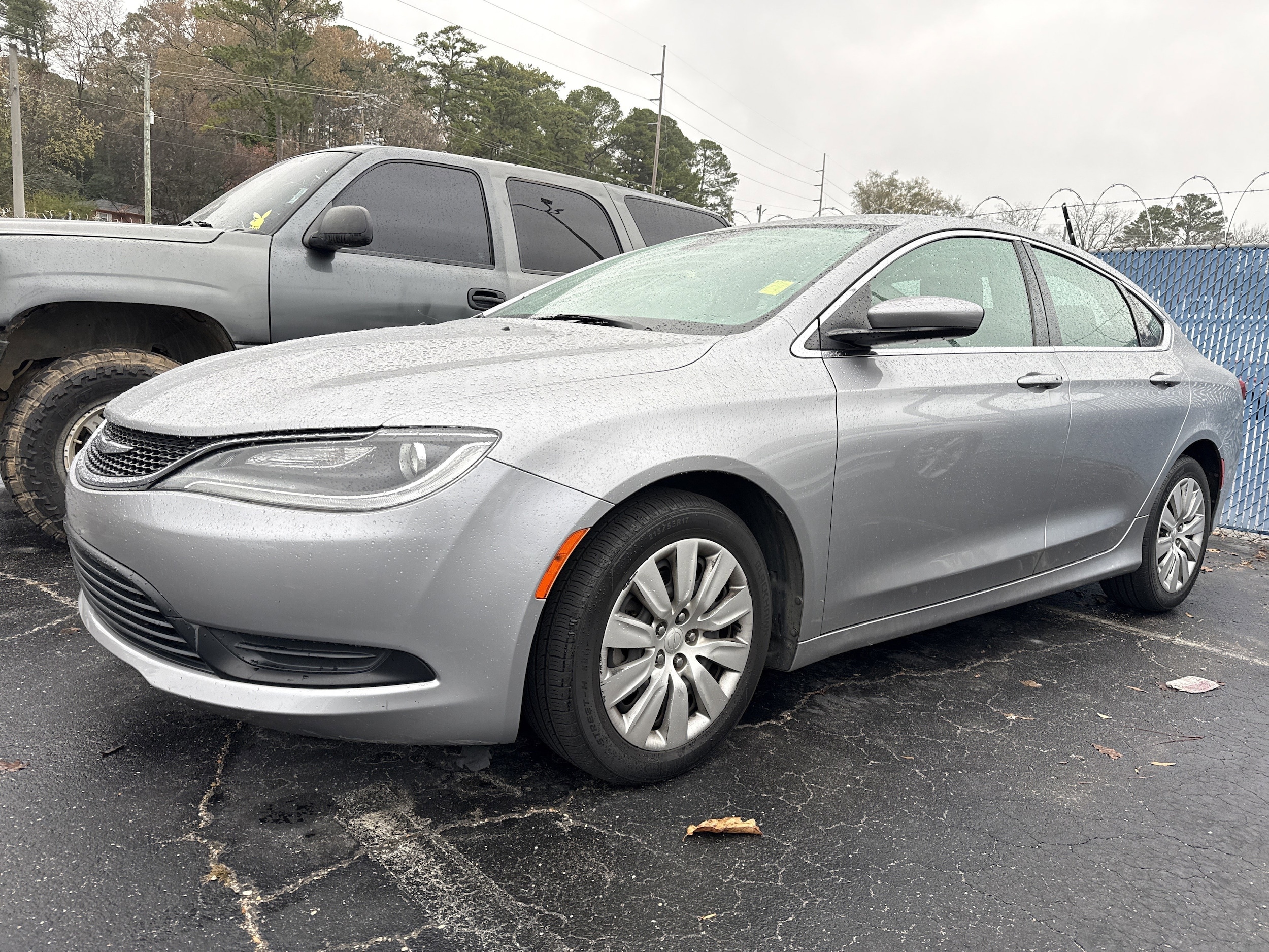 2016 Chrysler 200 LX's photo