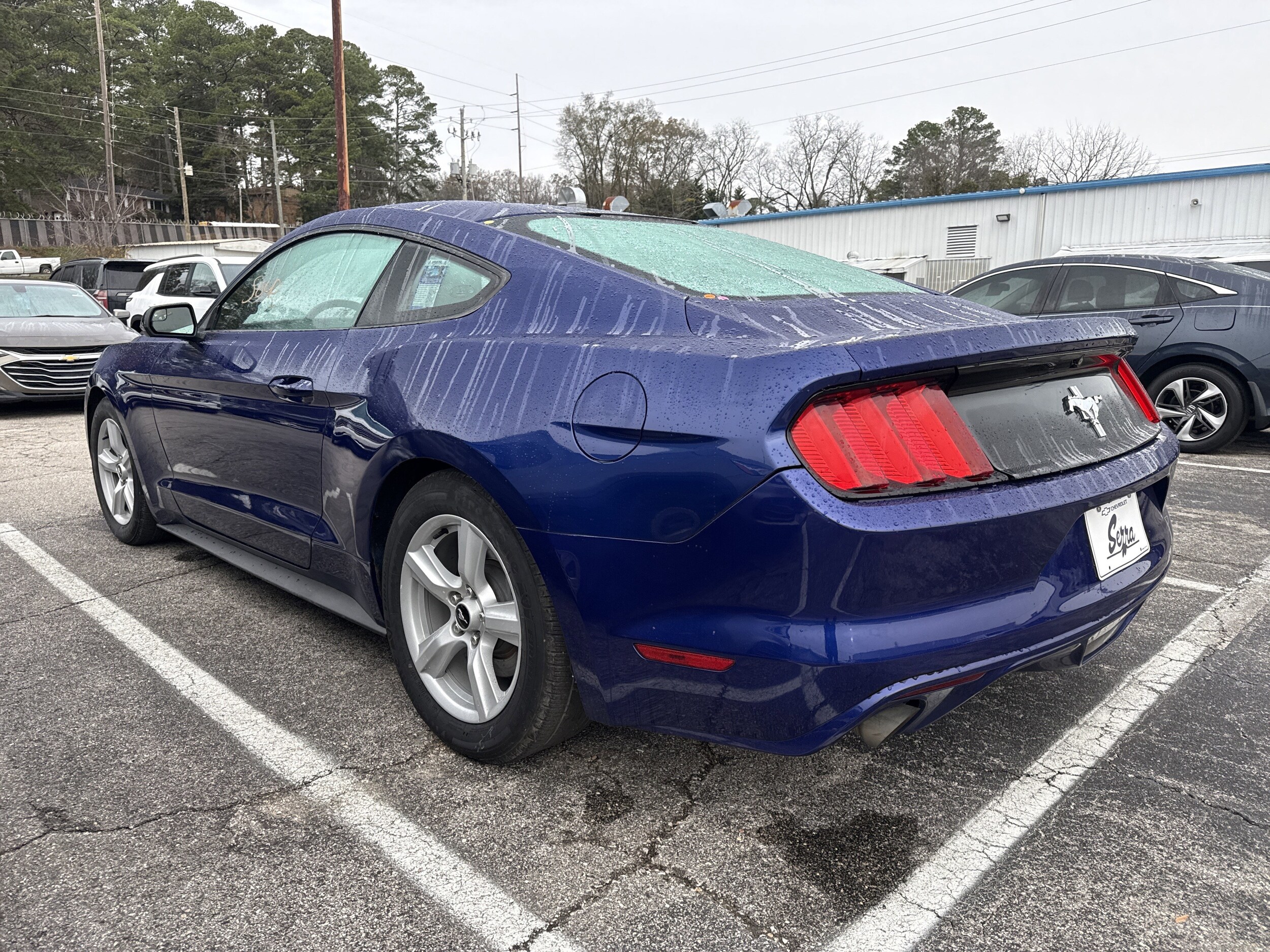 2016 Ford Mustang V6 photo 2