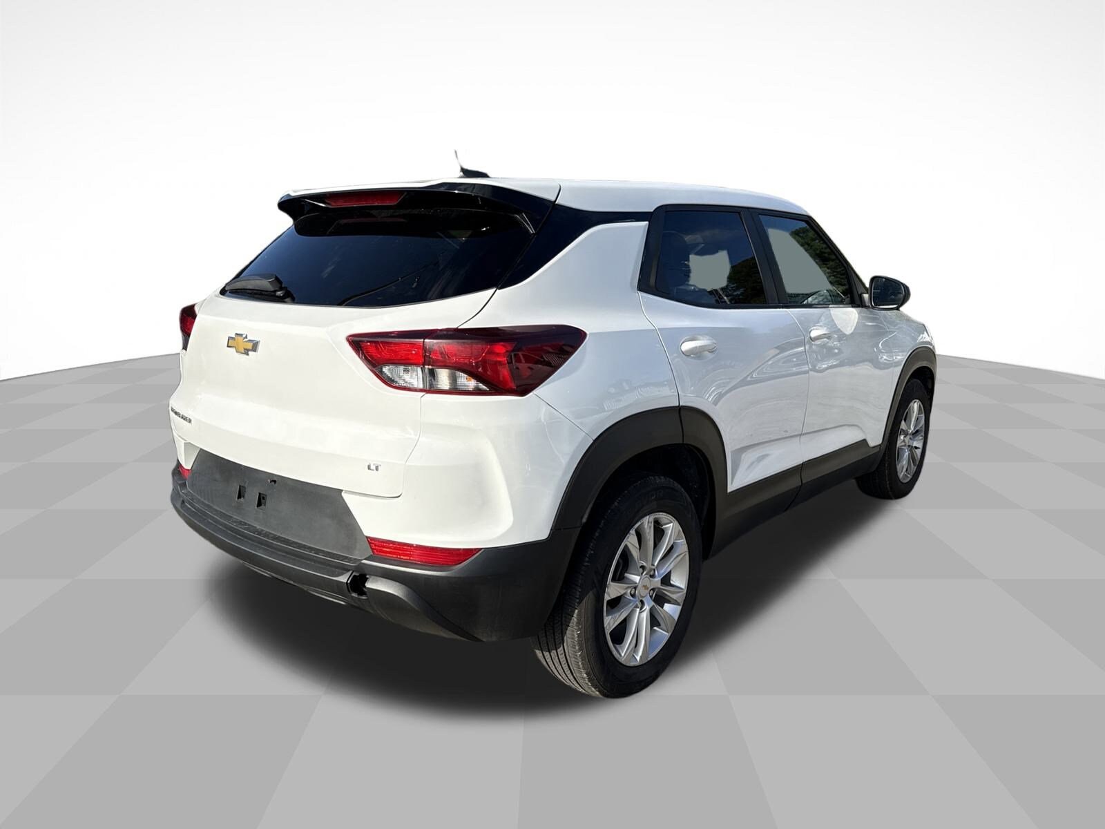 2021 Chevrolet Trailblazer LS photo 3