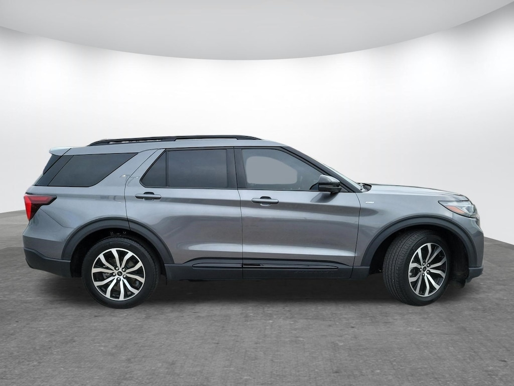 Used 2025 Ford Explorer ST-Line SUV