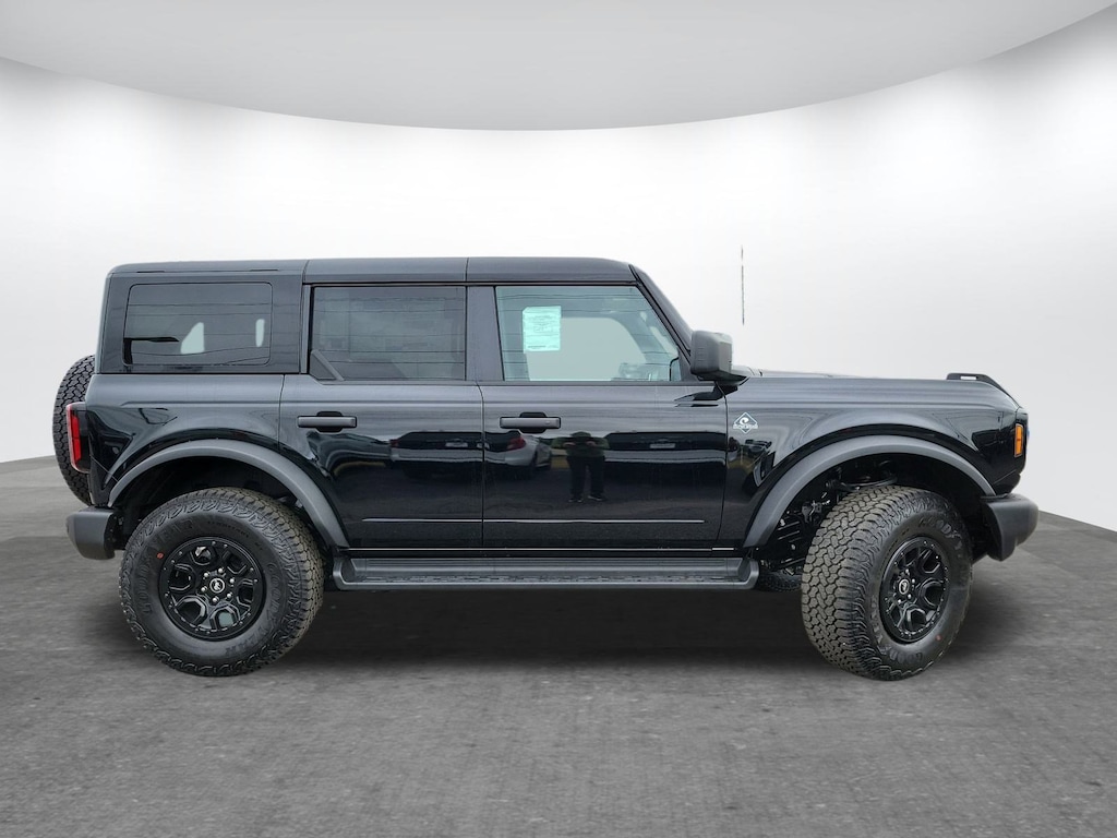 New 2025 Ford Bronco Outer Banks SUV