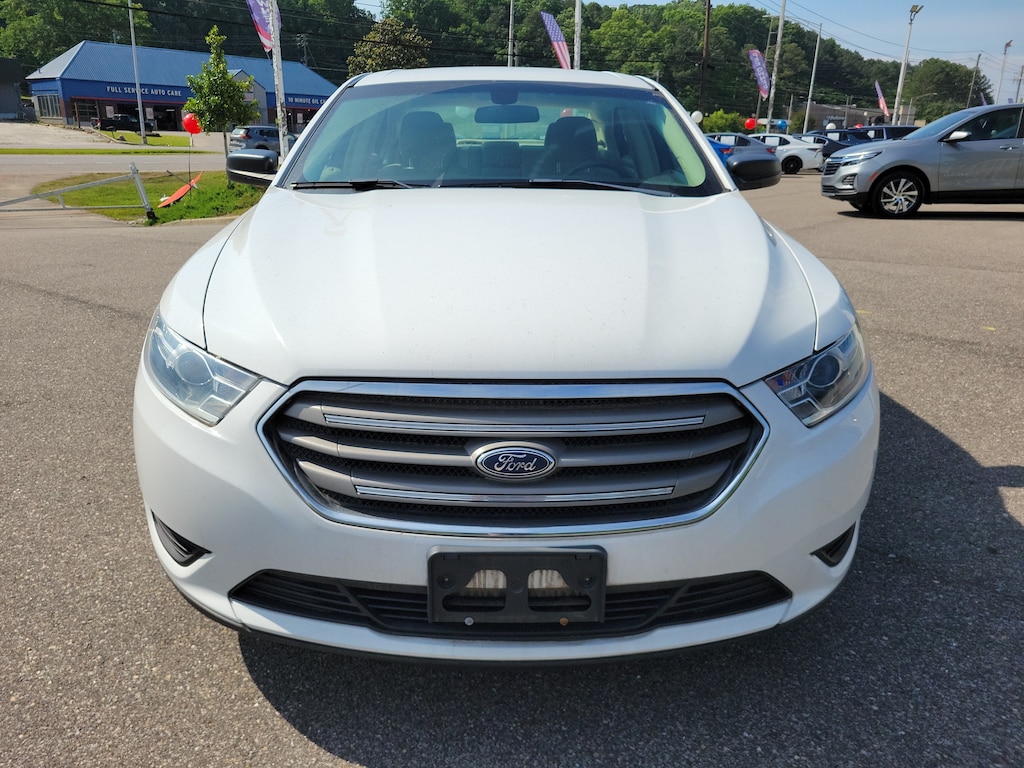 Used 2018 Ford Taurus SE Sedan