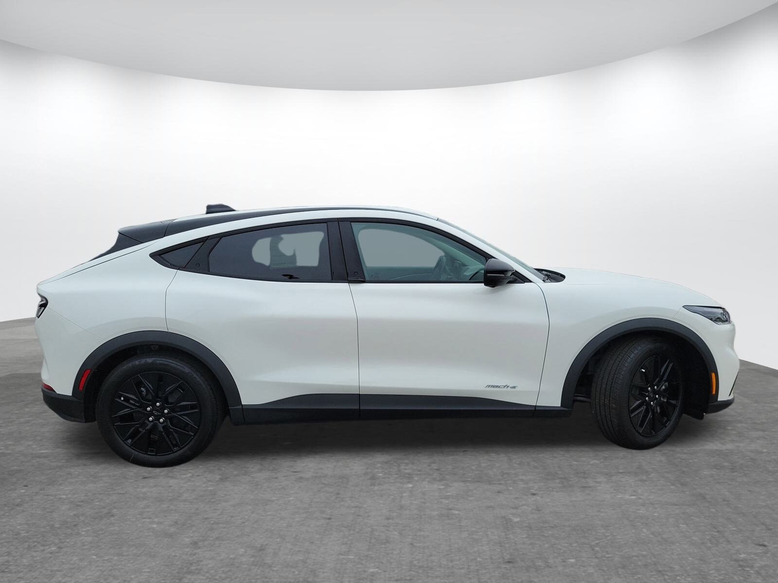 2025 Ford Mustang Mach-E Select photo 4