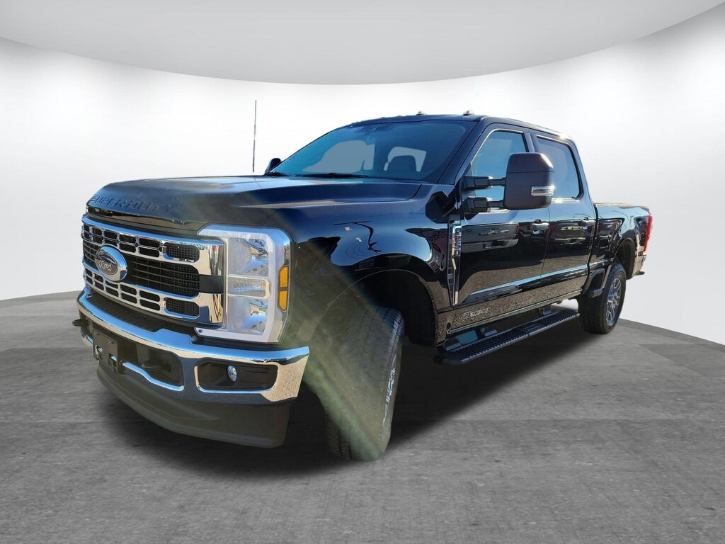 New 2025 Ford F-250 Truck Crew Cab