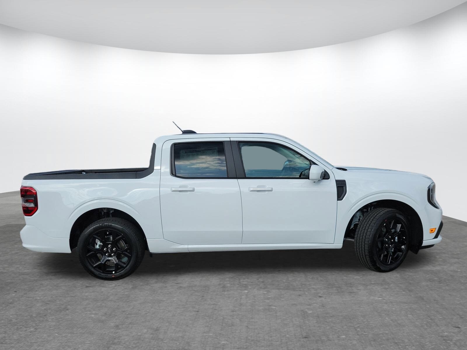 2025 Ford Maverick photo 4