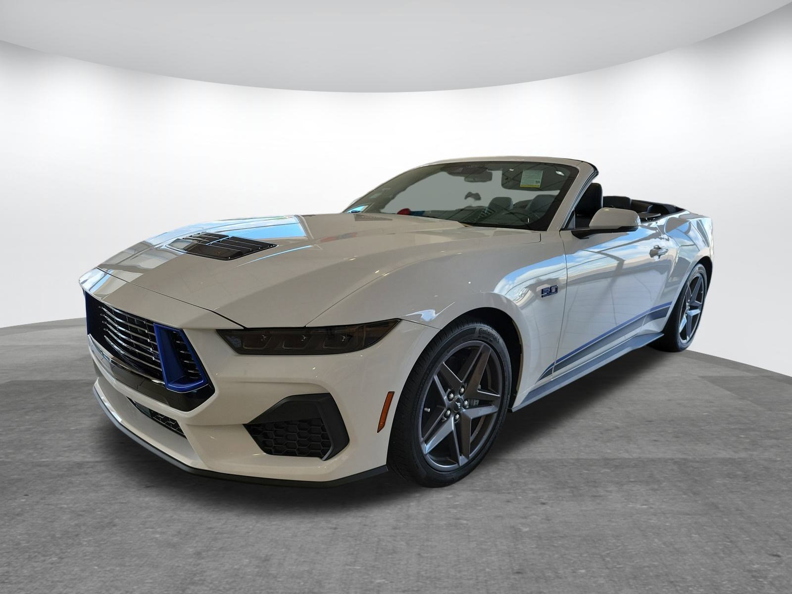 2025 Ford Mustang GT Premium Convertible photo 3