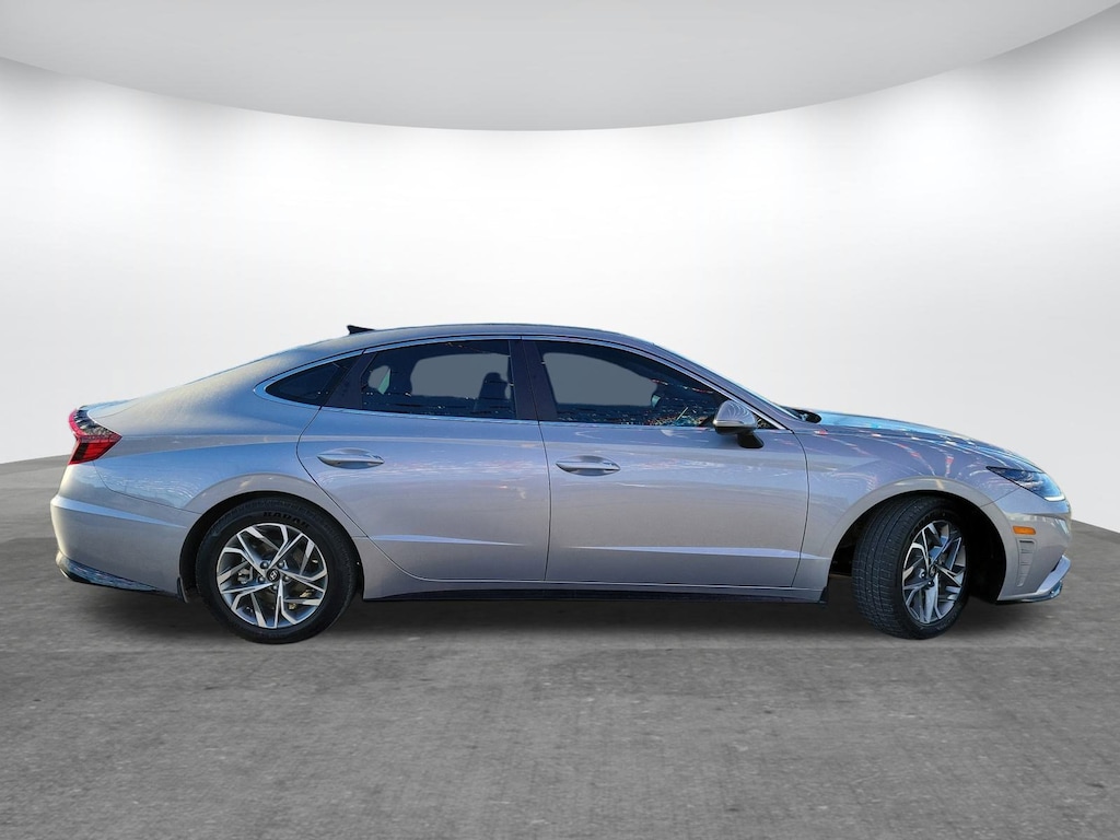 Used 2023 Hyundai Sonata SEL Sedan