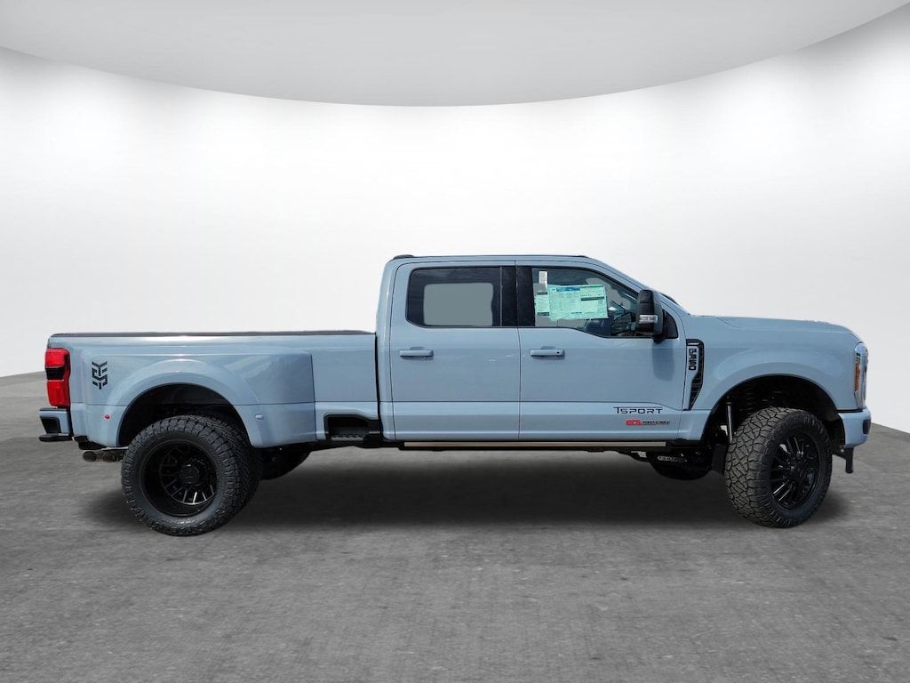 New 2025 Ford F-350 Truck Crew Cab