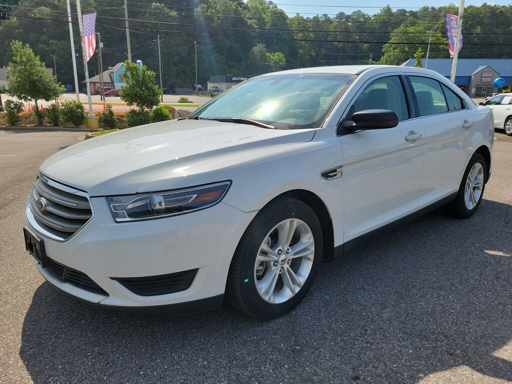 Used 2018 Ford Taurus SE Sedan
