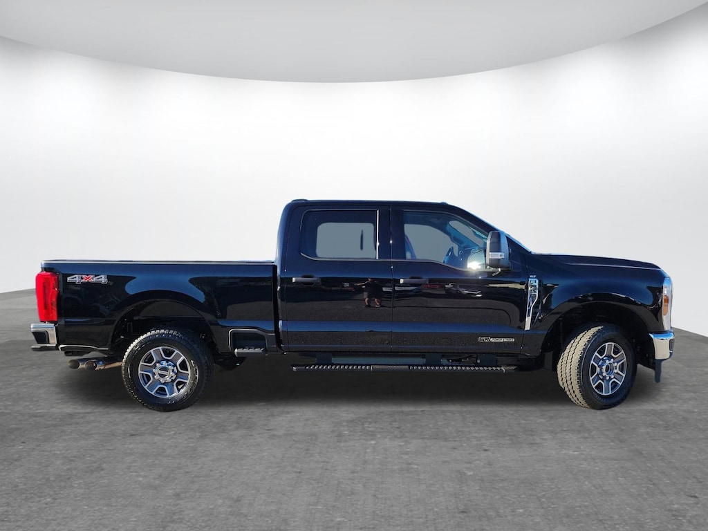 New 2025 Ford F-250 Truck Crew Cab