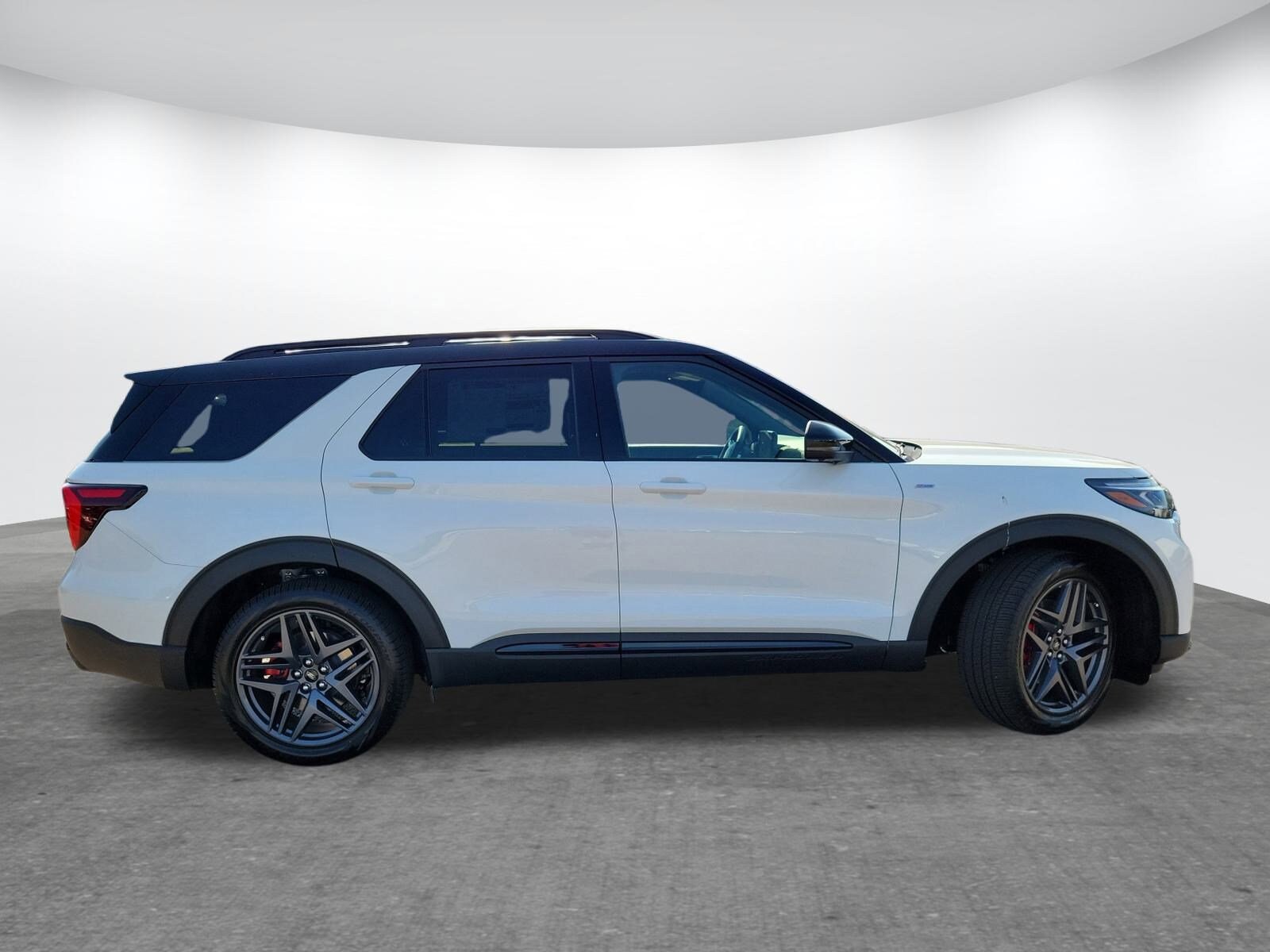 2025 Ford Explorer ST-Line photo 3