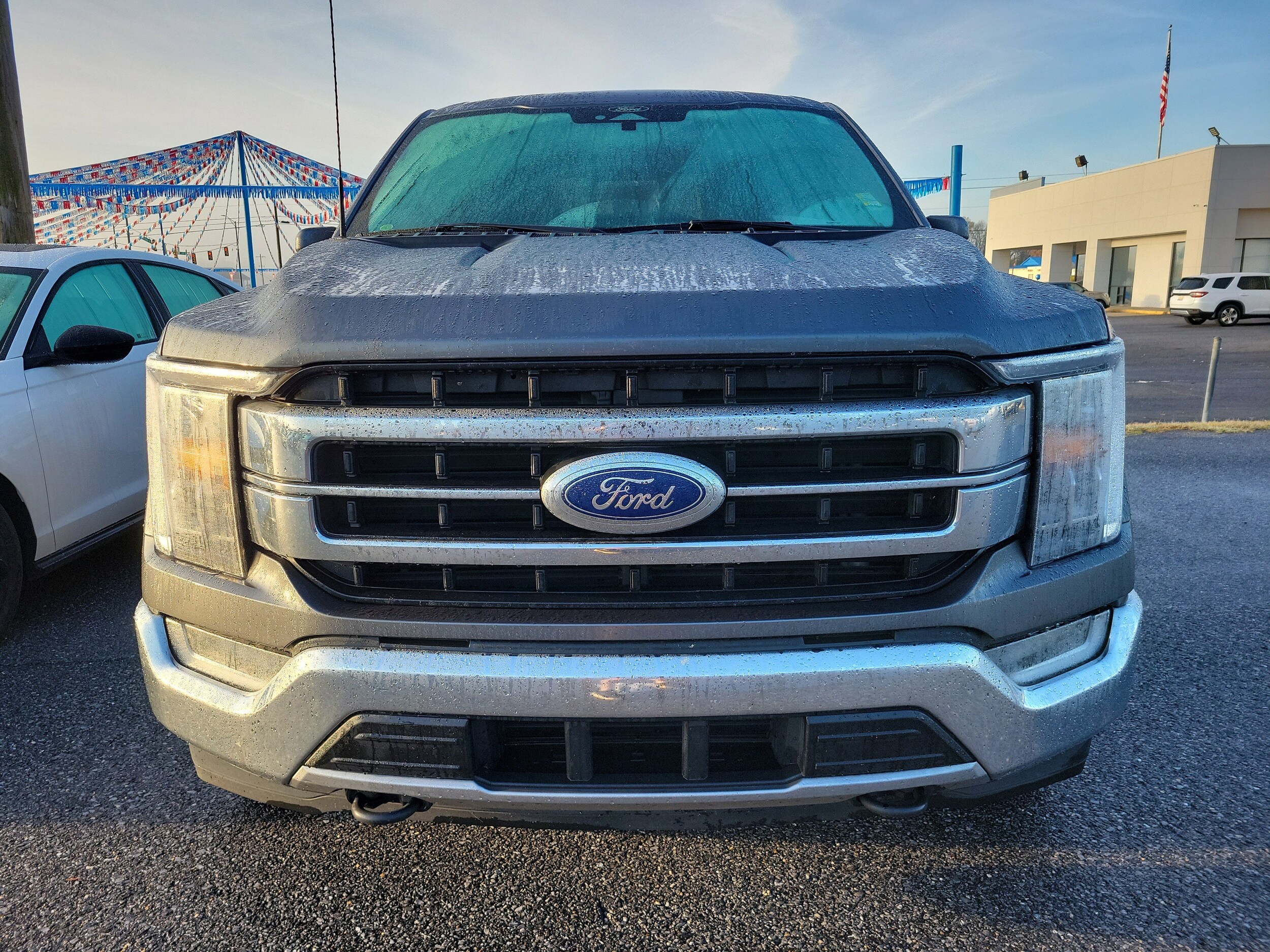 2022 Ford F-150 Lariat photo 2