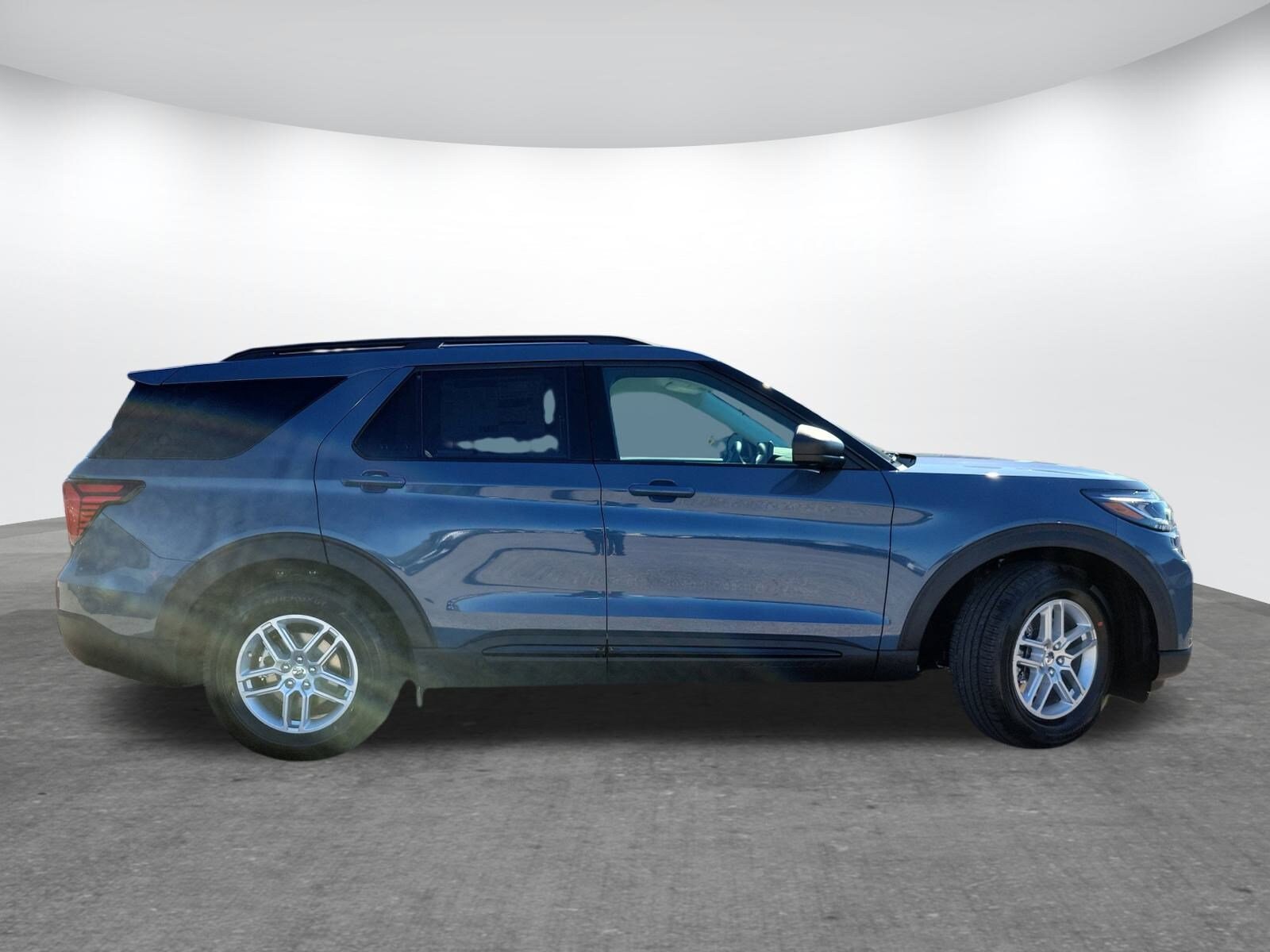 2026 Ford Explorer photo 4
