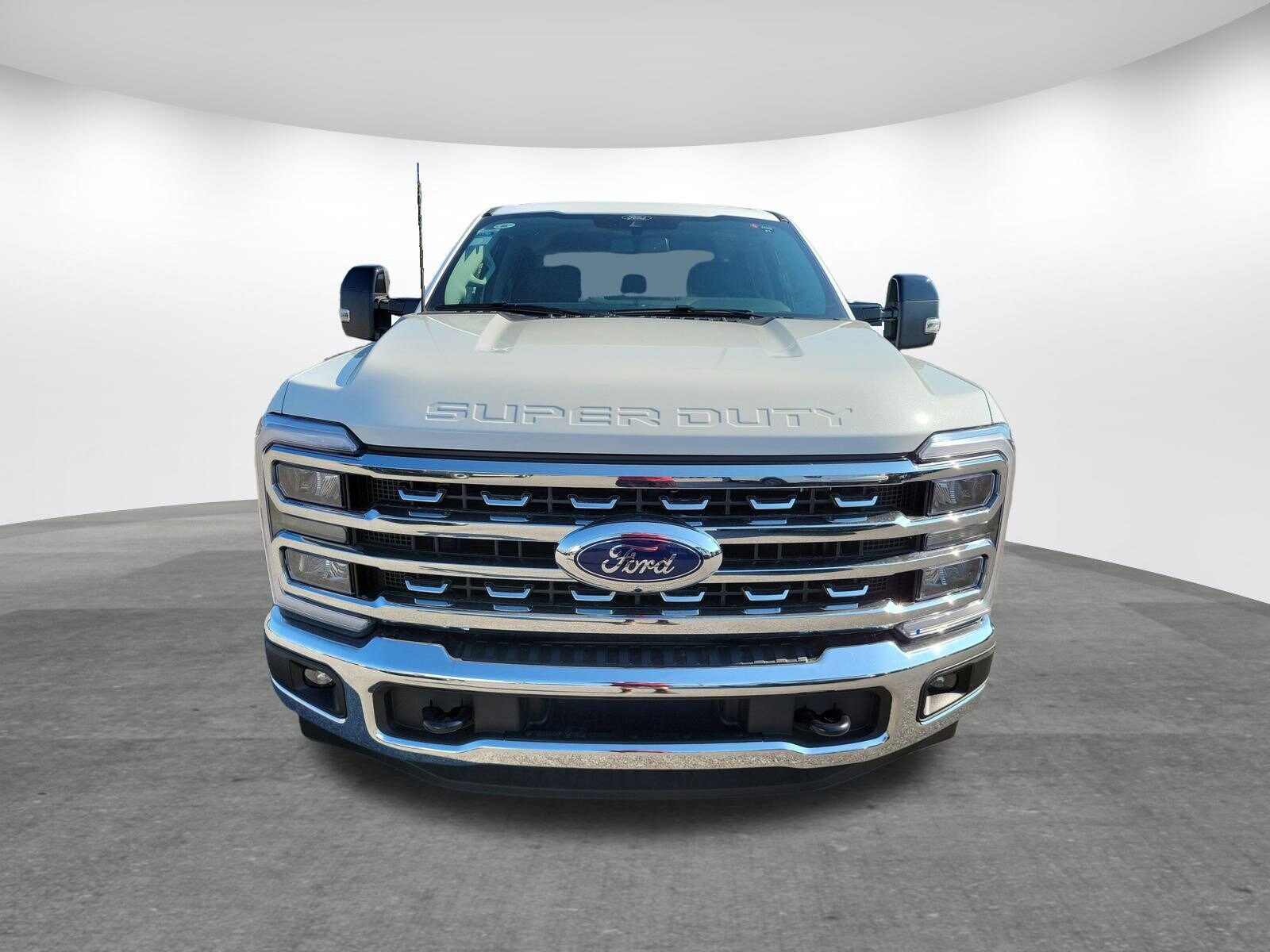 2026 Ford F-250 Lariat photo 2