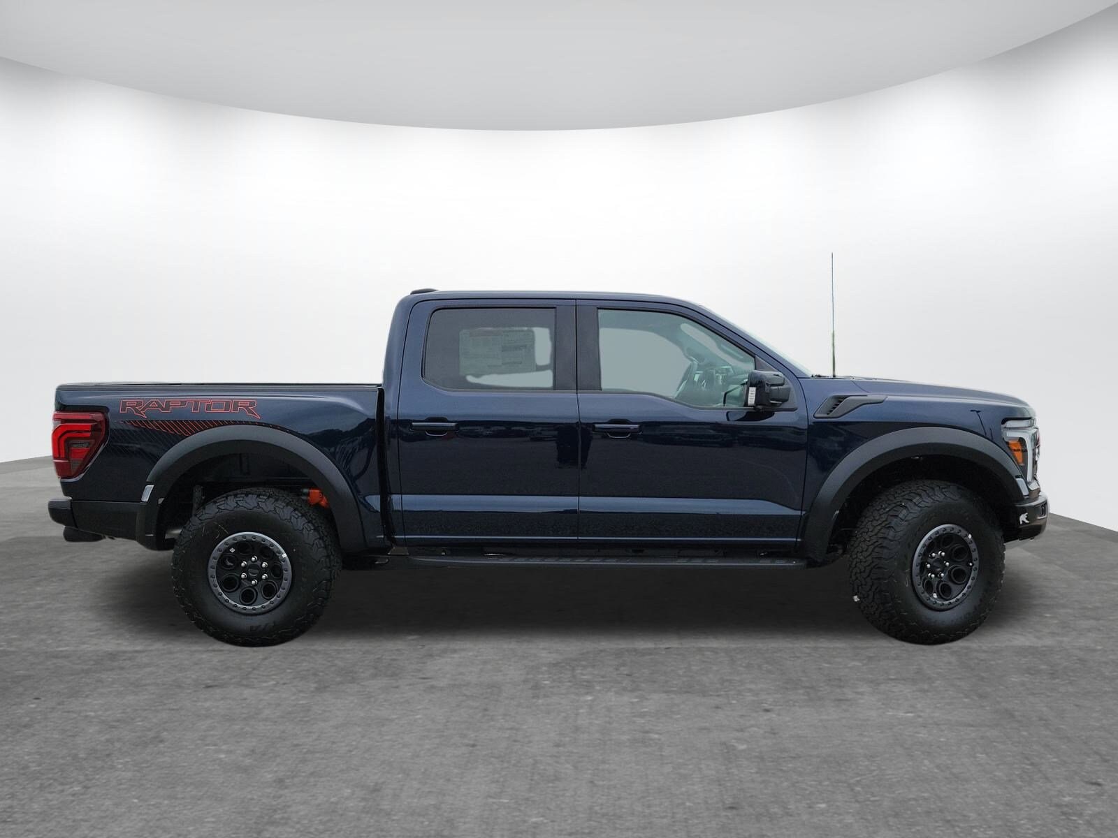 2025 Ford F-150 Raptor photo 4