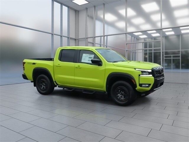 2026 Nissan Frontier PRO-4X photo 2