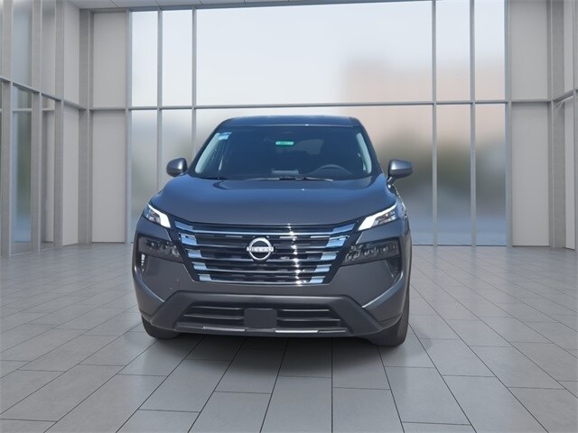 2026 Nissan Rogue SV photo 2