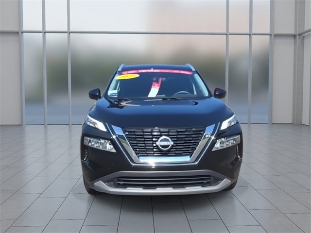 2022 Nissan Rogue SV photo 2