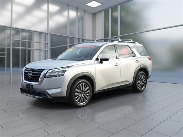 2023 Nissan Pathfinder SL photo 3