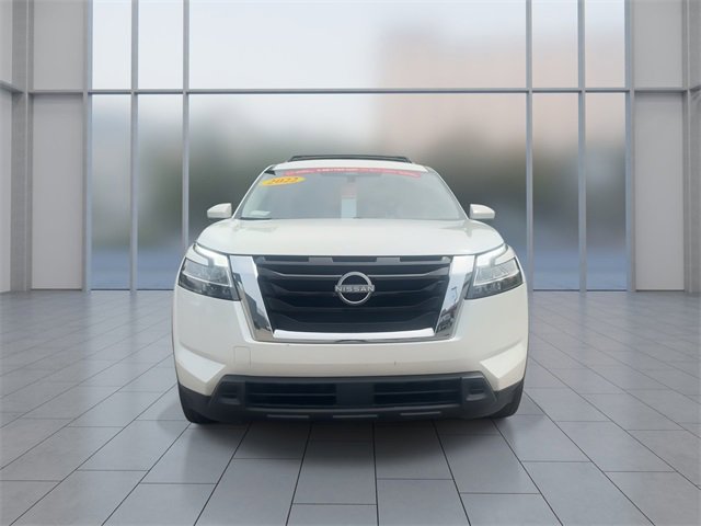 2022 Nissan Pathfinder SV photo 3