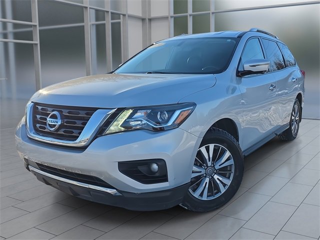 2020 Nissan Pathfinder SL's photo